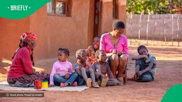 "It really pained me": SA reacts to struggling 37-year-old mother of 9 children begging for social grant