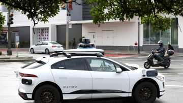 Uber taps into self-driving tech of former rival Waymo
