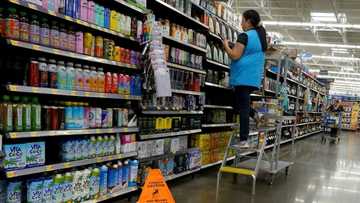 Cautious Walmart outlook hits shares despite solid Q4 profits