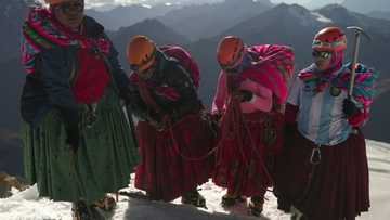 Bolivian indigenous women break barriers through mountaineering