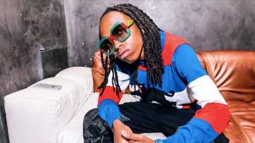 Robbie Malinga Jnr spotted leaving Versace store with shopping bag, SA not convinced: "Looks empty"