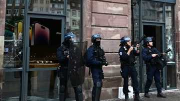 Rioters target Apple Store in daylight looting in French city