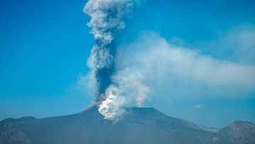 Etna eruption forces closure of Sicily's Catania airport