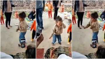 Amazing talent: Shy girl in blue jeans performs stunning dance, gathers crowd & entertains them in sweet video