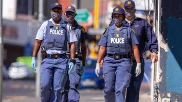 Fraudulent police impersonators target South Africans at their homes: authorities sound the alarm