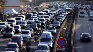 Speed limit cut and car-sharing coming for jammed Paris ring road