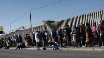 Post Office urges R350 grant recipients not to pay for a spot in the queue
