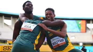 President Cyril Ramaphosa congratulates SA U20 relay champions for breaking World Record