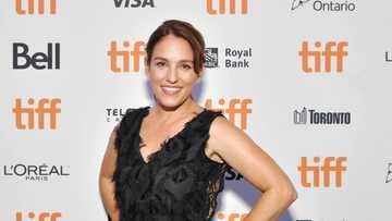 Amy Jo Johnson’s bio: age, career, spouse, measurements, albums