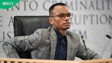 SARS officials raid Tshwane CFO Gareth Mnisi’s office