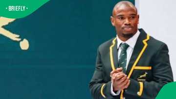 Makazole Mapimpi’s wife shares rare family moment that has South Africans talking