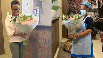 Lol: Doctor receives beautiful bouquet, cleaning lady steals the show