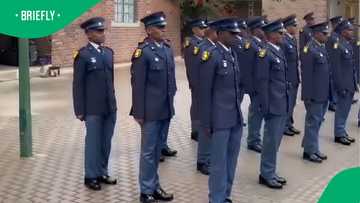 SAPS officers show unity with igwijo in TikTok video, South Africa has mixed reactions