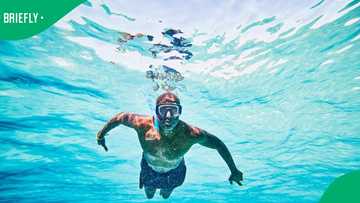 "Humans should be worshipped": SA wowed by body surfer shooting through waves in ocean
