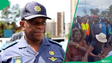 "He must be made president": KZN beachgoers roar at Mkhwananzi's surprise entrance, SA moved