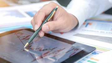 Stats SA revealed that local economy has shrunk by 1.5% in the last quarter, weighing up the pandemic's role