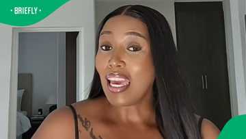 Woman disucusses gambling addiction challenges in TikTok video