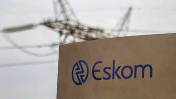 Eskom issues a Stage 2 loadshedding warning, Mzansi is not happy