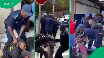 "They are entitled": Mzansi divided as Wits security clash with students during registration protest