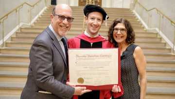 Throwback of Mark Zuckerberg bagging degree generates funny reactions