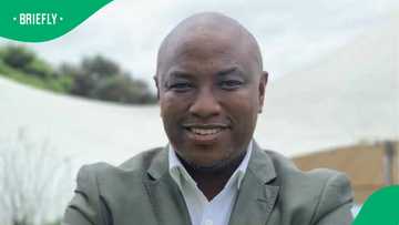 Musa Mseleku’s plane video with mystery woman and baby leaves Mzansi curious: “Who is this?”