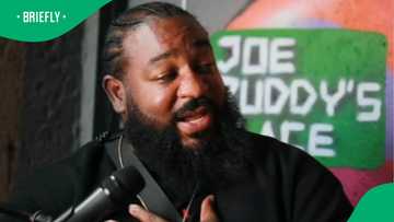 American man stunned by gospel music in SA nightclub, Mzansi reacts: "We worship everywhere"