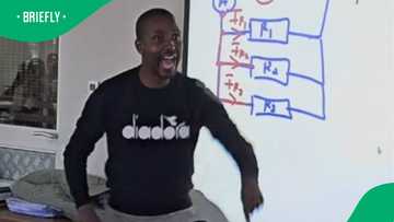 "We got the money": Teacher gives student over R3k for getting 2nd 100% exam mark in TikTok video