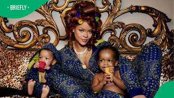 Rihanna's adorable phone wallpaper has peeps talking: "She loves being a mother"