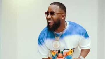 Cassper Nyovest drops hawt snaps of luxury whip, leaves people basking in his levels