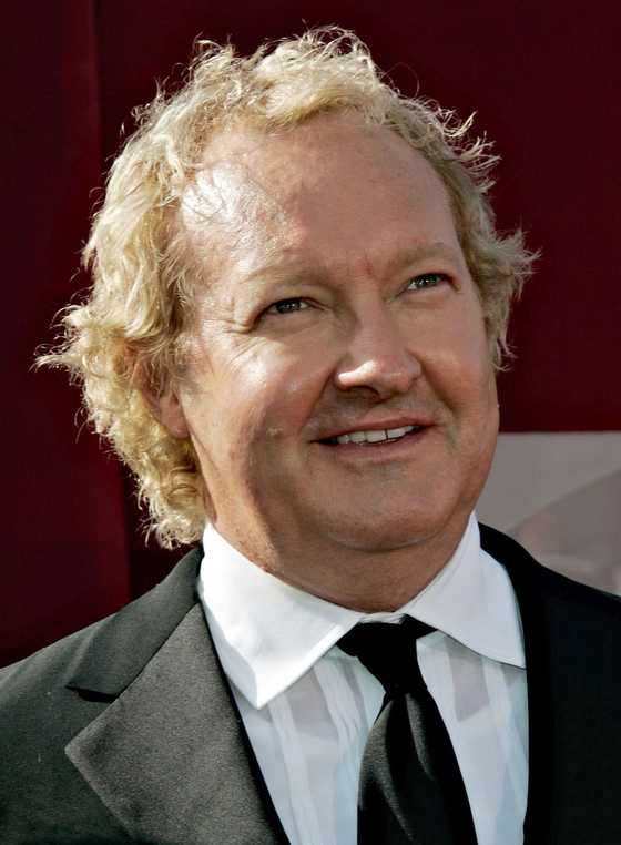 15 poorest celebrities whose net worth does not match their fame