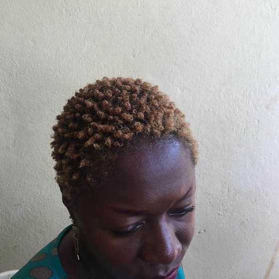 25 Cute short curly hairstyles for black women to try in 2020 - Briefly