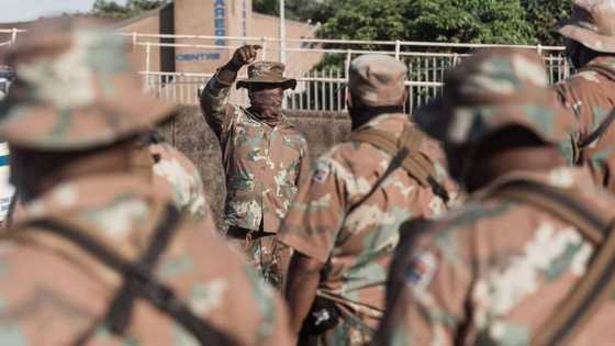 5 SANDF members on border patrol team killed in car crash, SA mourns death