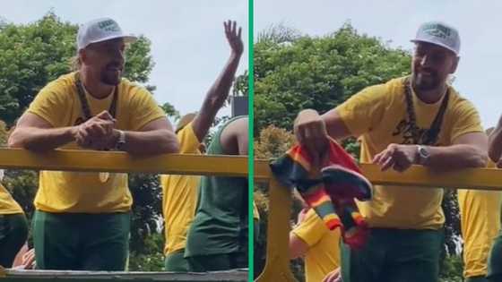 RWC 2023: Eben Etzebeth tosses back fan's Glenwood High School jersey in TikTok video, Mzansi cracks jokes