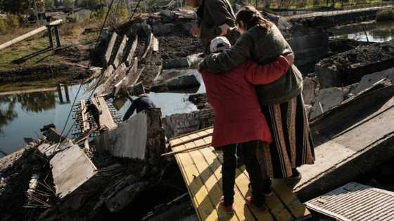 Vulnerable flee as Russians advance on Ukraine town