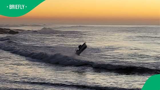 "Not for the faint-hearted": Skipper overturns on KZN beach as passenger goes overboard at Glenmore