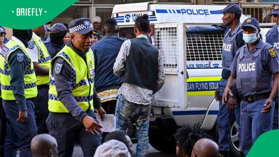 “You can’t escape crime in SA”: Mzansi wowed by woman’s robbery attempt during ABSA race in Durban