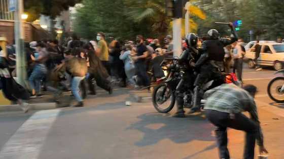 Iran steps up arrests of activists, journalists