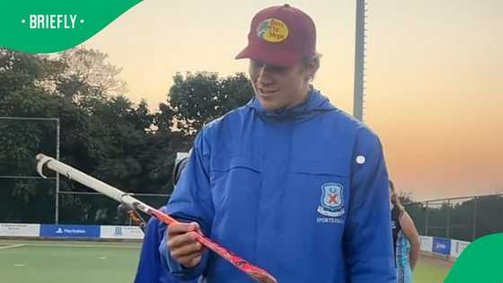"My ancestors want me back in hockey": SA swoons as coach identifies players by hockey sticks