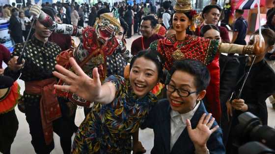 Chinese tourists get VIP welcome in Thailand as visa-free travel begins
