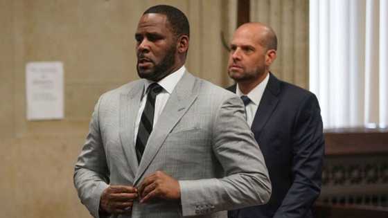 R. Kelly to serve 1 year for child molestation after 30 years racketeering court sentencing, netizens angry: "It should have been longer"