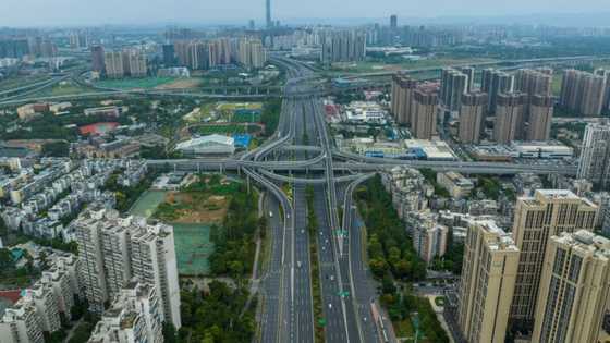 China's Chengdu extends Covid lockdown