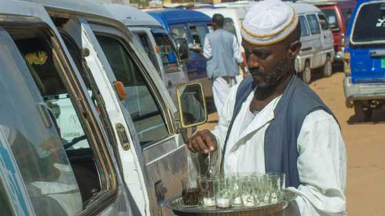 Sudanese start small businesses to survive war