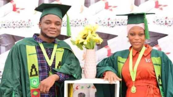 Couple goals: Man and his wife graduate from UDS; poses with her in cute photo