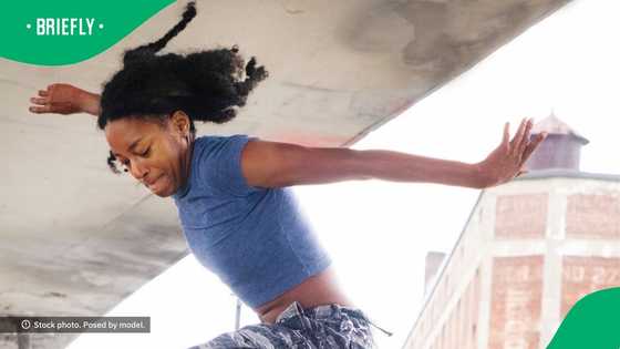 Woman wearing dress skateboards effortlessly in TikTok video, SA impressed by cool girl display