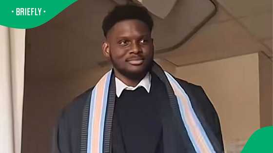 "Love that": Graduate surprises hospitalised mom in emotional video, SA reacts
