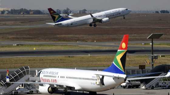 SAA has honest man begging for two months for them to take R5k that he owed them, Mzansi dished jokes