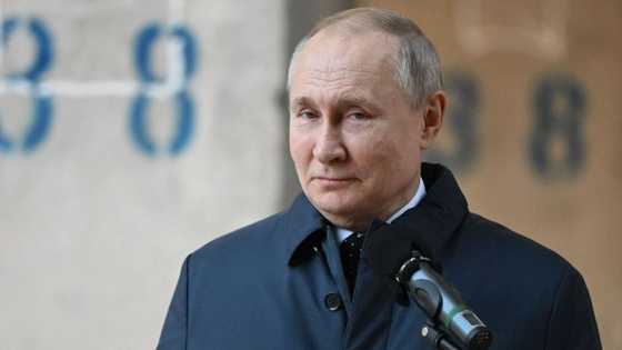 "RIP in advance Durbanites": Mzansi has jokes after pic of Putin pointing at 'Durban' on a map goes viral