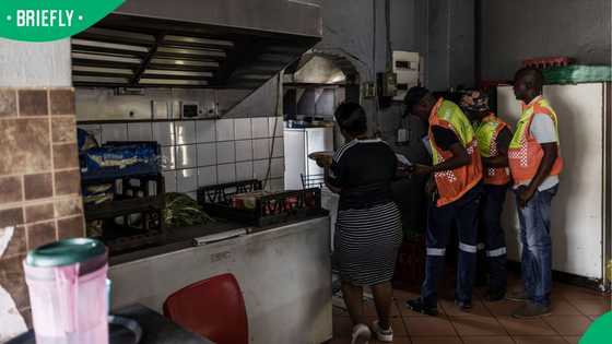 "Looks like a mortuary": Rotten food found in Tshwane restaurant in TikTok video leaves SA fuming