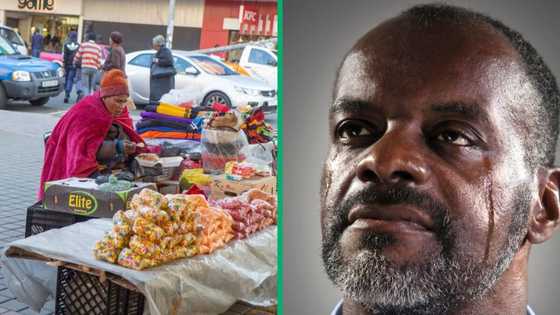 South Africans loot informal trader selling chickens in viral video, netizens furious