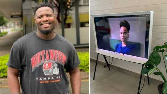 "Smartboard mos": South Africans roast man for peculiar looking TV that set him back R23k